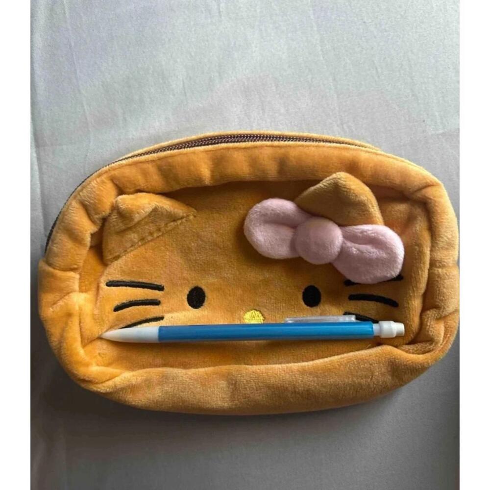 Hello Kitty pouch - Picture 3 of 3